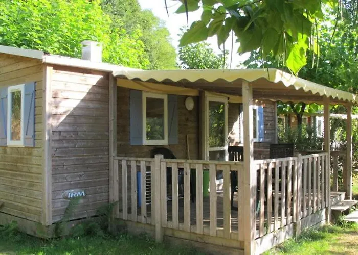 Camping La Chatonniere - Calme Et Detente En Perigord Vert *